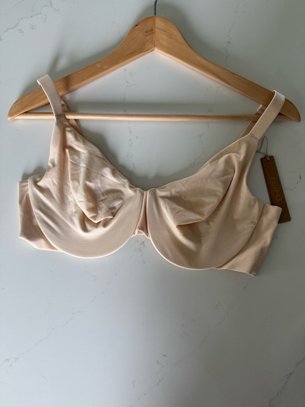 SKIMS Underwire Bra in Light Beige
